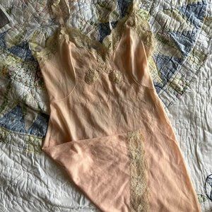 gorgeous vintage pastel pink slip